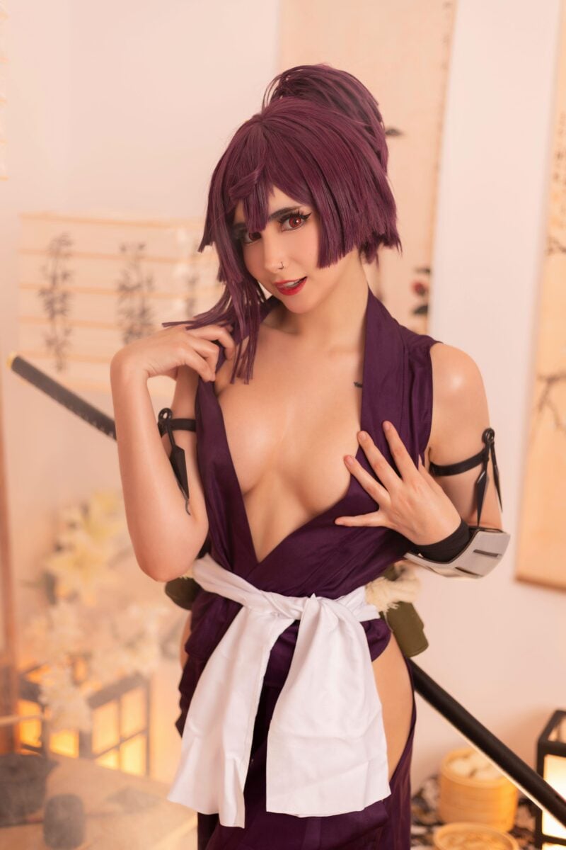 AloeVeraIsKawaii gives us a dreamy and steamy Yuzuriha cosplay!