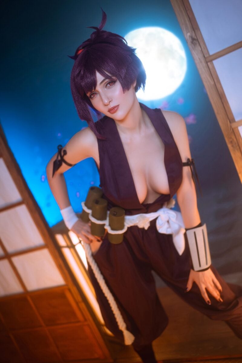 BellatrixAiden is a true kunoichi, performing this cosplay mission on a moonlit night!