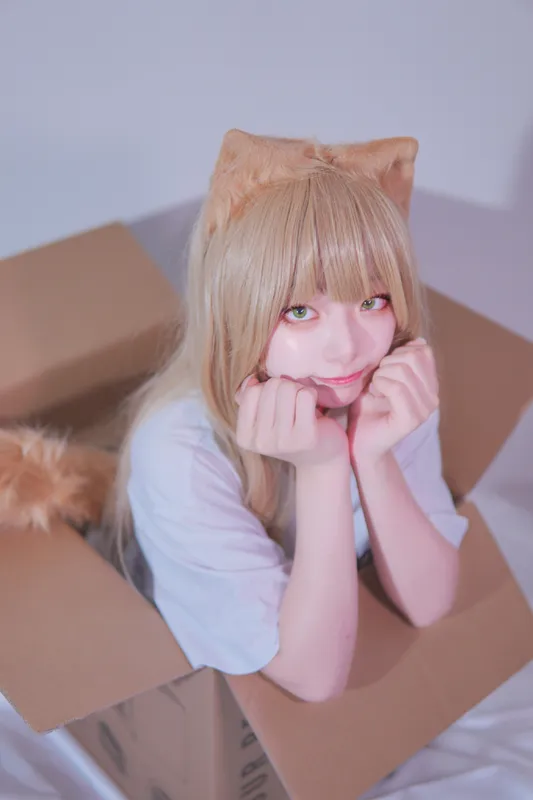 KonekoMaru deserves all the head-pats in her cardboard box!