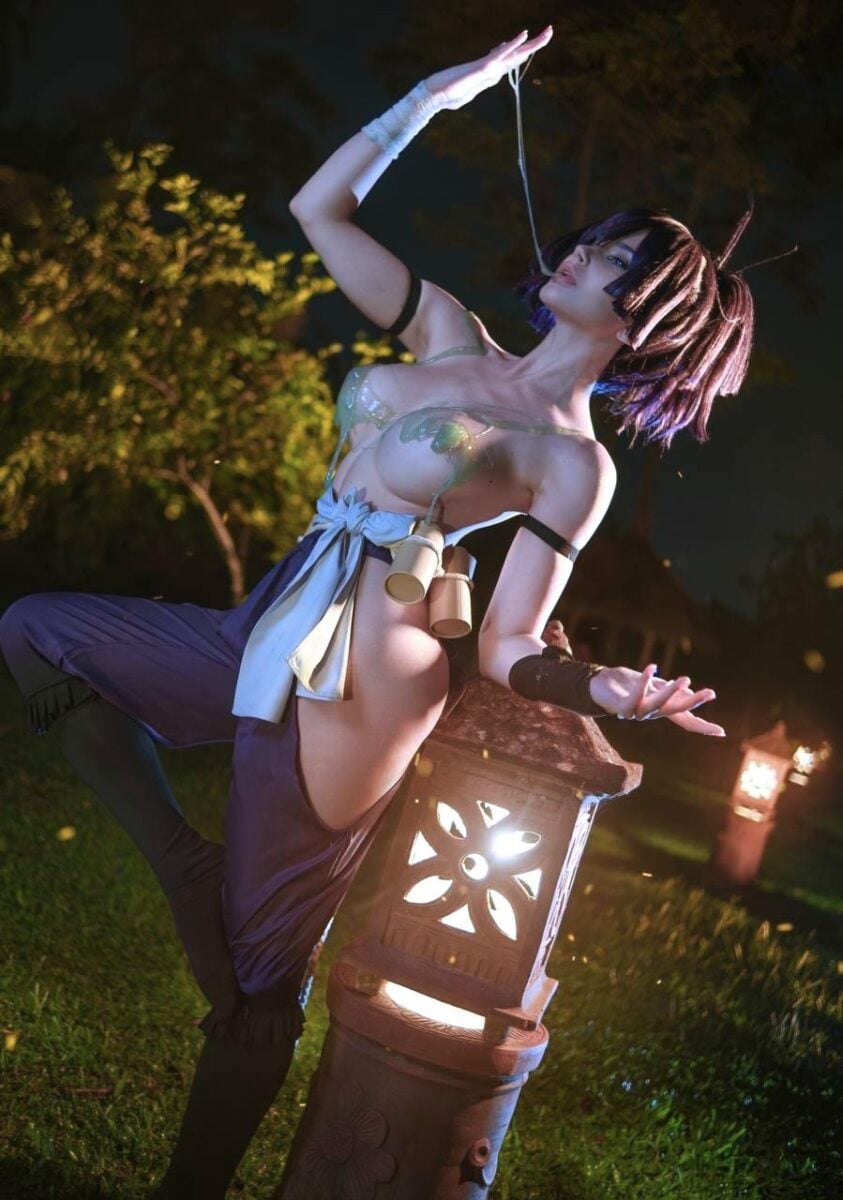 Oichi gets slimed up in this perfect Yuzuriha ninjutsu cosplay!