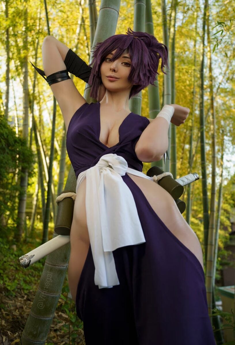 A great location shoot in Vinnegal's cosplay, perfect for Hell's Paradise.